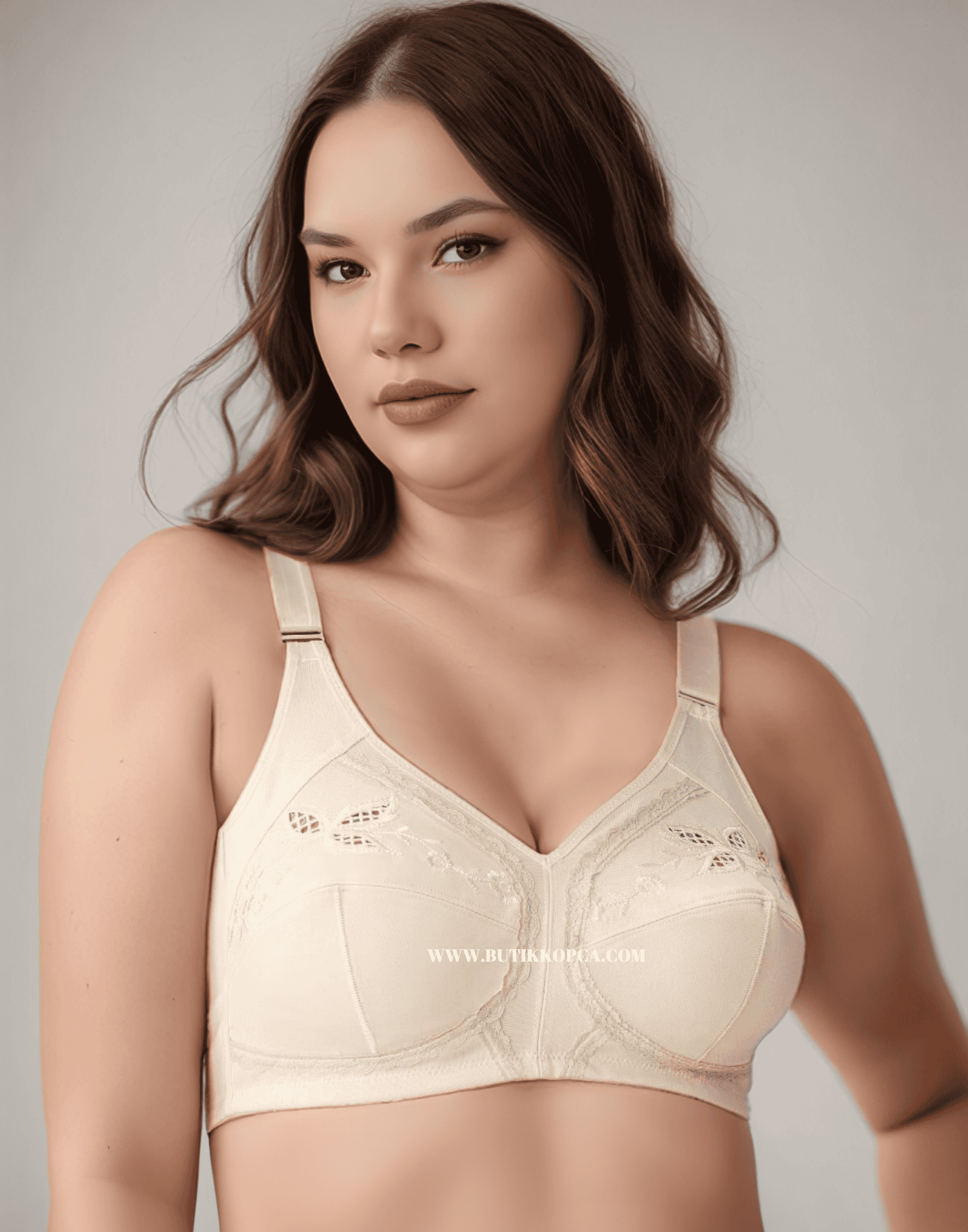 Pamuklu Balensiz Süngersiz İşlemeli Minimizer Ten