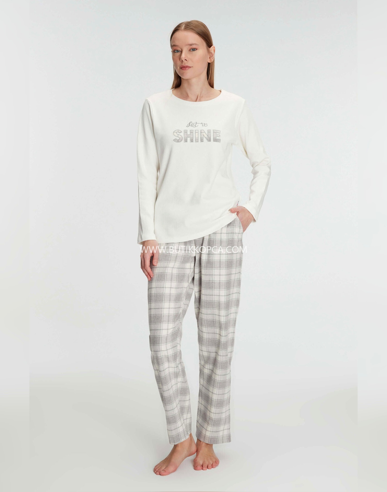Uzun Kollu Pamuklu Kışlık Pijama Takımı Yumuşak ve Rahat Ev Şıklığı Gri