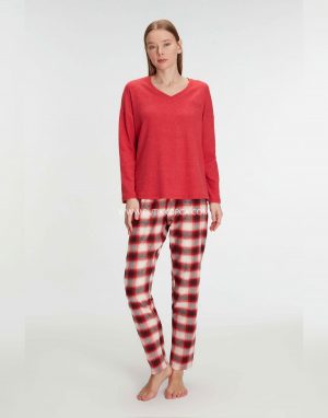 Pamuklu Kışlık Uzun Kollu Kare Desenli Pijama Takımı Sıcak ve Rahat Ev Konforu Kırmızı