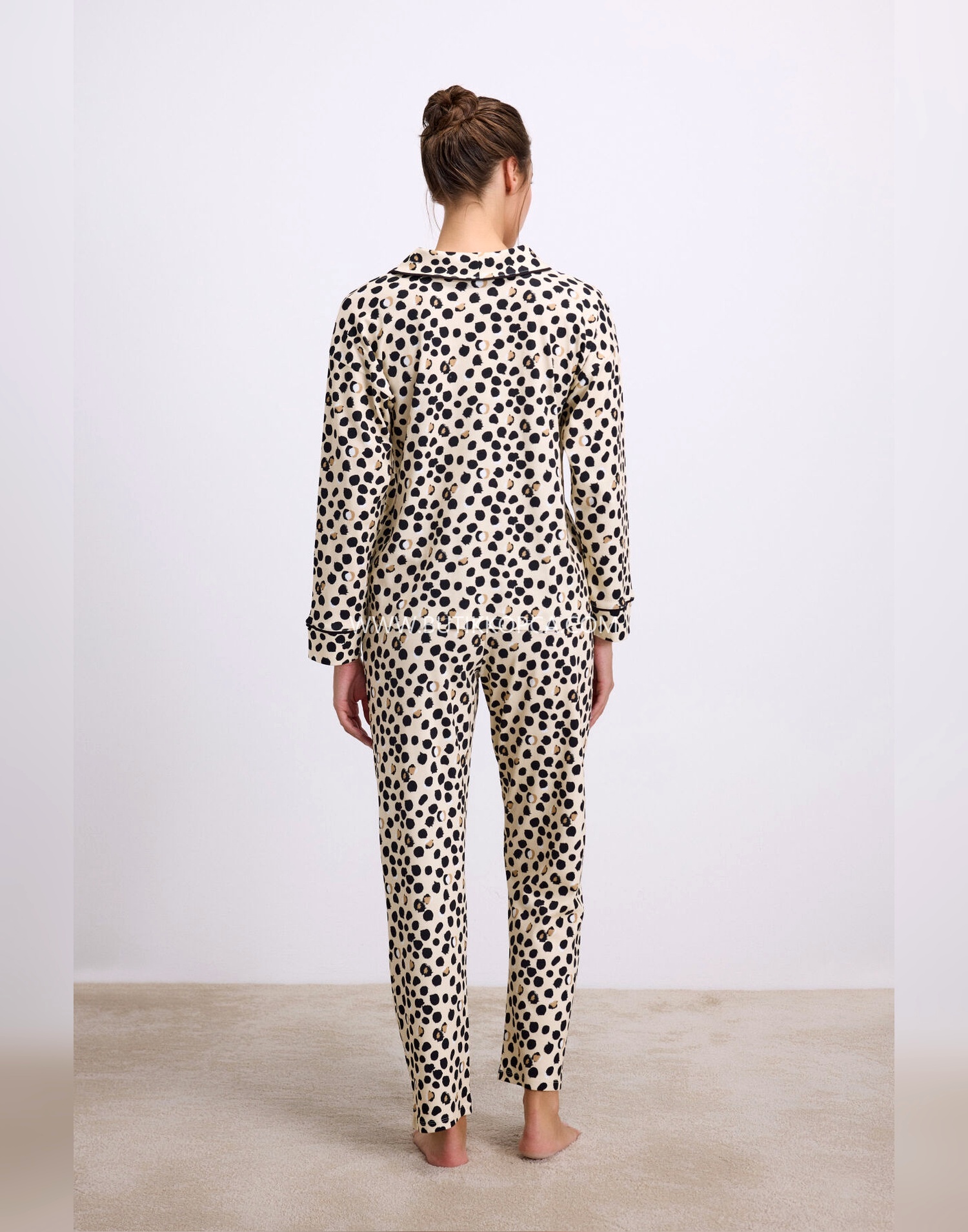 Uzun Kollu Gömlek Yaka Leopar Desenli %100 Pamuk Pijama Takımı Krem - Görsel 2