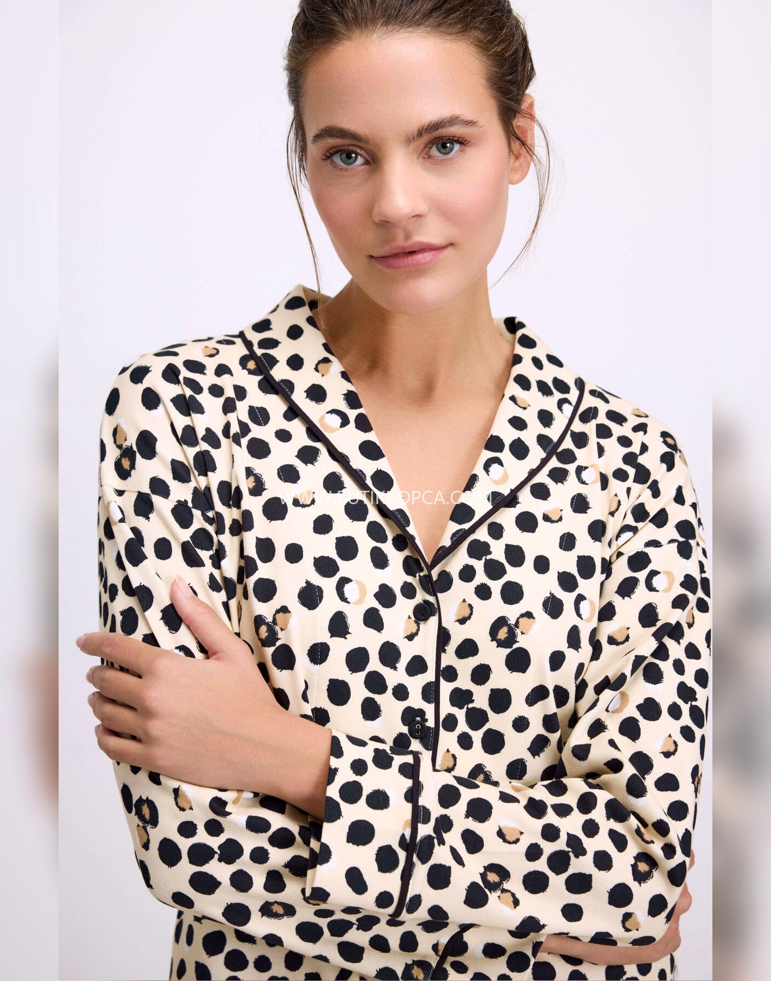 Uzun Kollu Gömlek Yaka Leopar Desenli %100 Pamuk Pijama Takımı Krem - Görsel 3