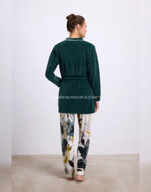 Alternative view of Kadife Sabahlık, Dantelli Atlet ve Desenli Pantolon Pijama Takım Koyu Yeşil