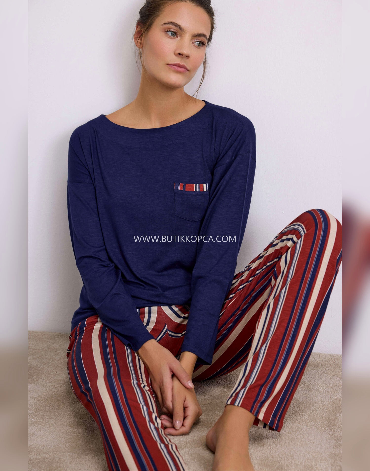 Lacivert Uzun Kollu T-Shirt ve Çizgili Pantolon Takımı Lacivert - Görsel 4