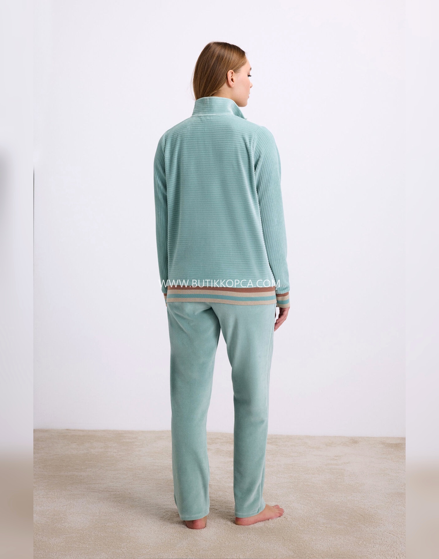 Kadife Dokulu Uzun Kollu Sweatshirt ve Pantolon Takımı Yeşil - Görsel 2