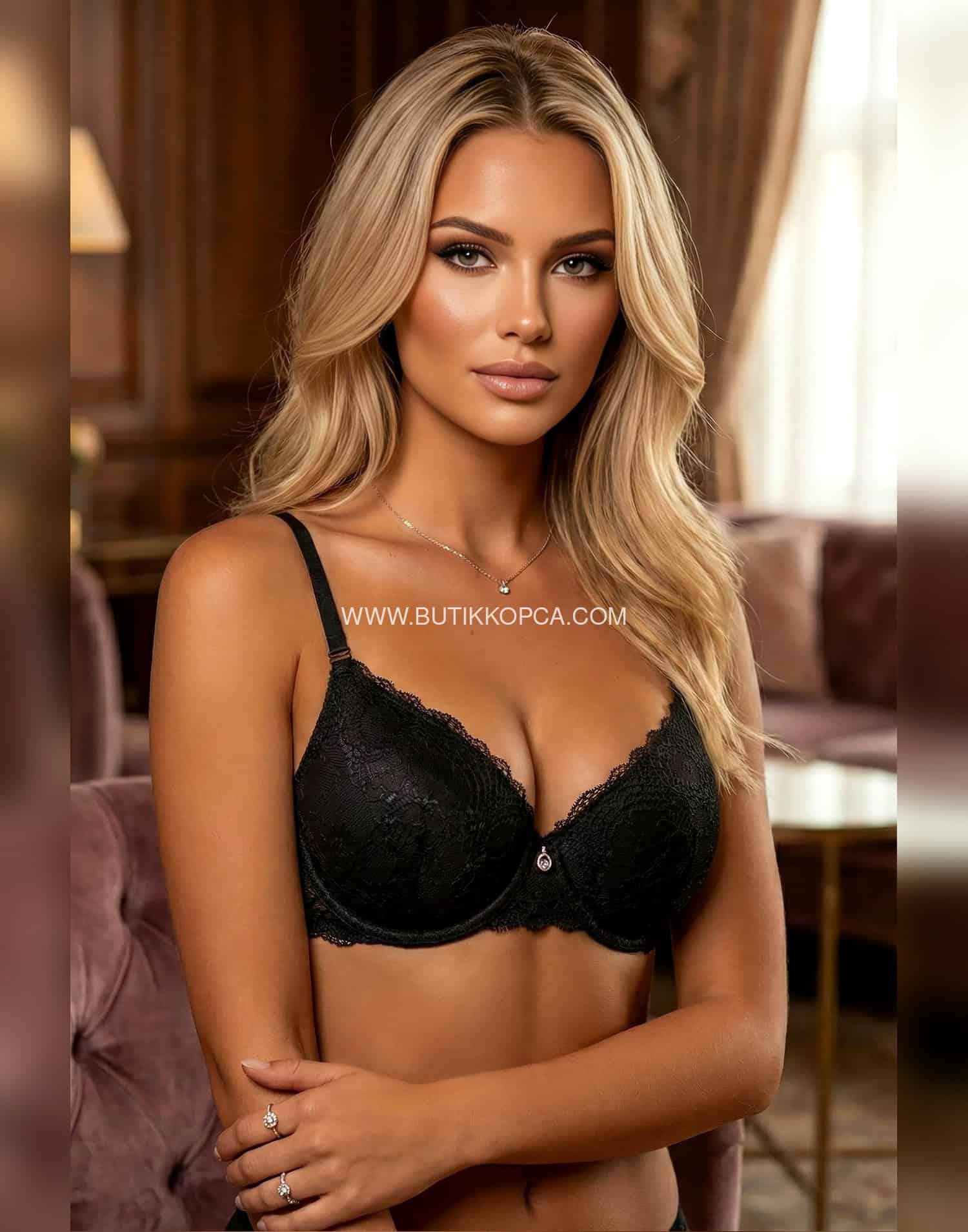 Orta Süsleme Detaylı Dantelli Push-up Sütyen Siyah